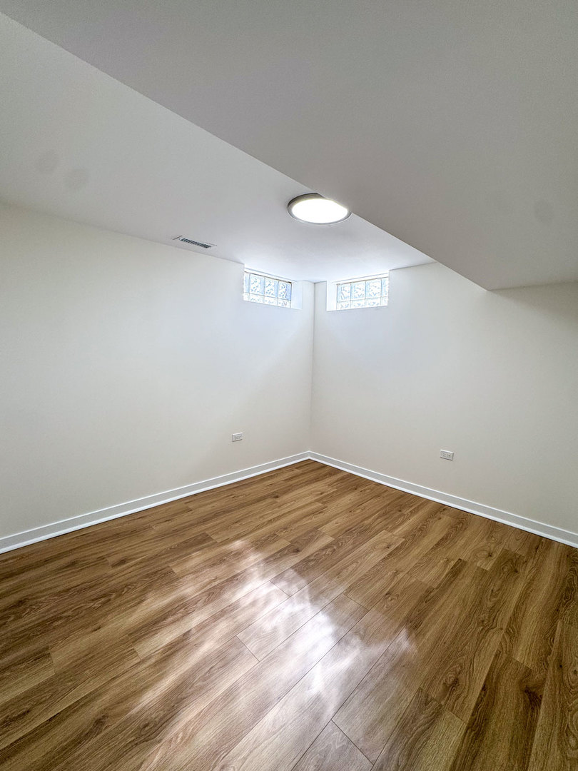 8537 West Sunnyside Avenue Chicago IL 60656