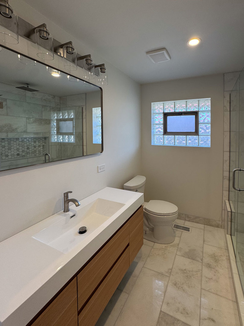 8537 West Sunnyside Avenue Chicago IL 60656