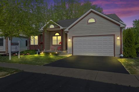 861 Prairie Ridge Drive Woodstock IL 60098