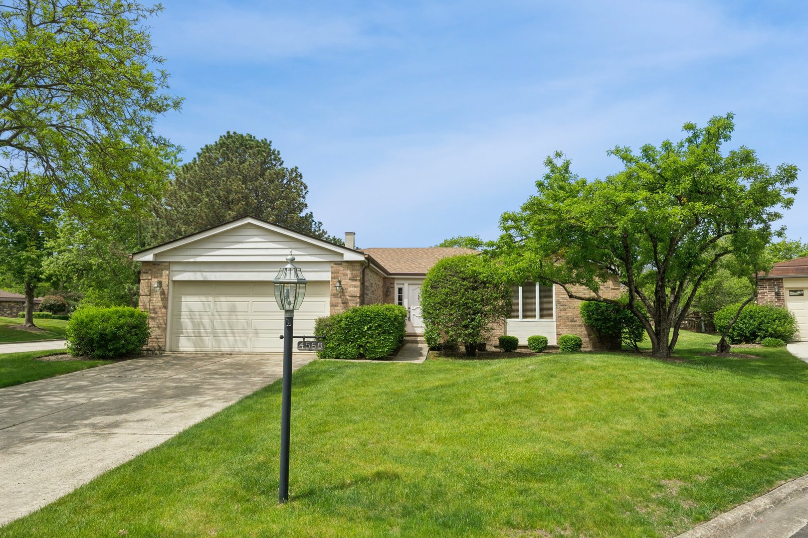 4568 Lindenwood Lane Northbrook IL 60062