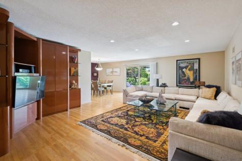 4568 Lindenwood Lane Northbrook IL 60062
