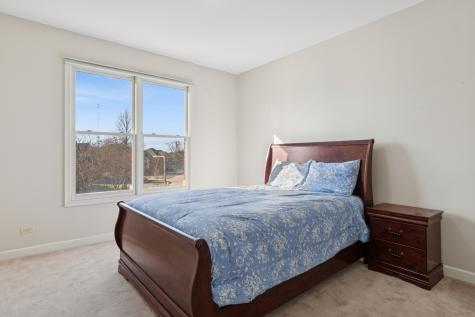 2667 Charter Oak Drive Aurora IL 60502