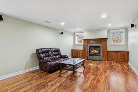 2667 Charter Oak Drive Aurora IL 60502