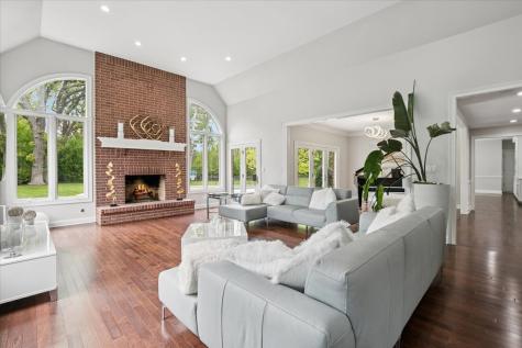 180 South Suffolk Lane Lake Forest IL 60045