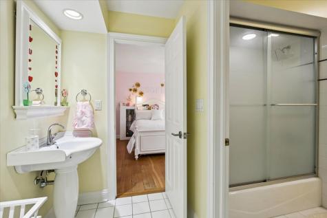 180 South Suffolk Lane Lake Forest IL 60045