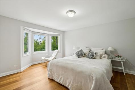 180 South Suffolk Lane Lake Forest IL 60045