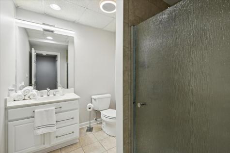 180 South Suffolk Lane Lake Forest IL 60045