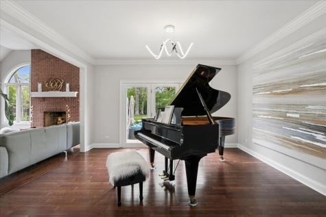 180 South Suffolk Lane Lake Forest IL 60045