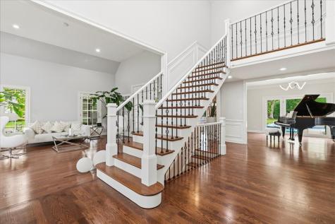 180 South Suffolk Lane Lake Forest IL 60045
