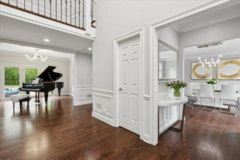 180 South Suffolk Lane Lake Forest IL 60045