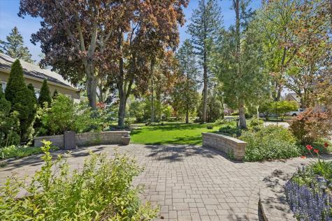 946 Walter Avenue Des Plaines IL 60016