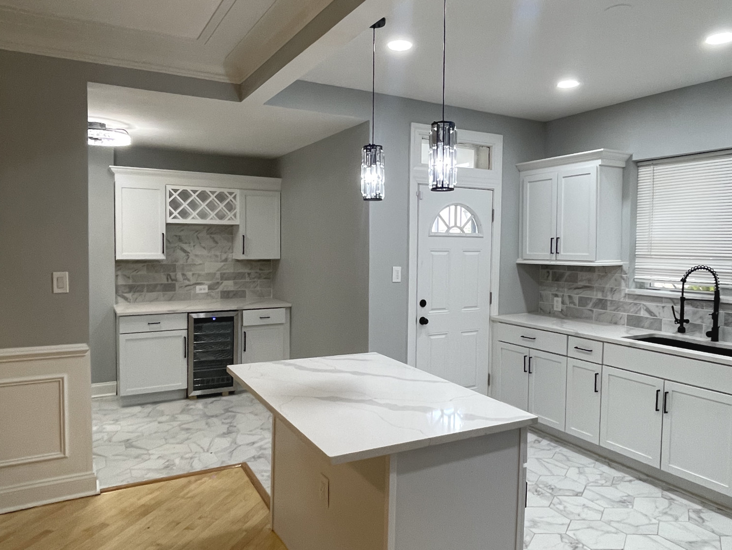 8258 South Rhodes Avenue Chicago IL 60619