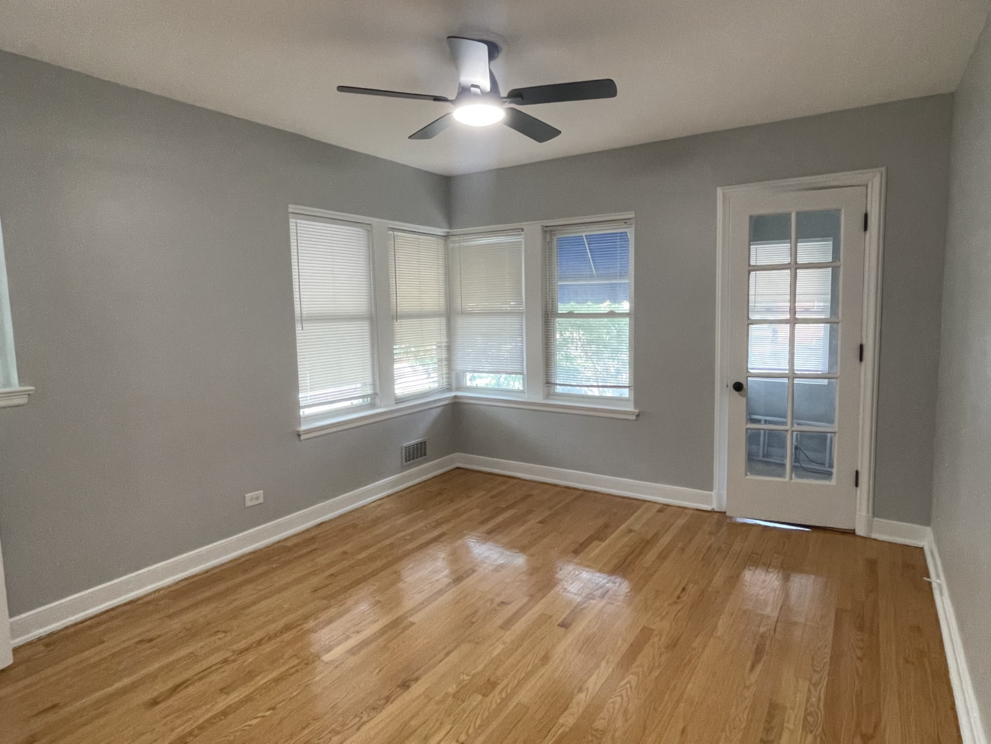 8258 South Rhodes Avenue Chicago IL 60619