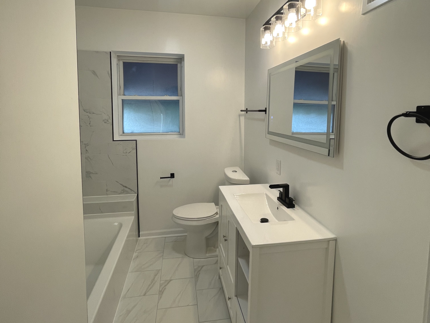 8258 South Rhodes Avenue Chicago IL 60619