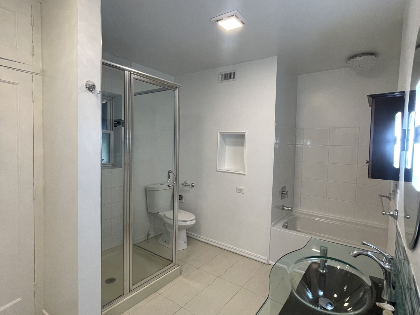 8258 South Rhodes Avenue Chicago IL 60619