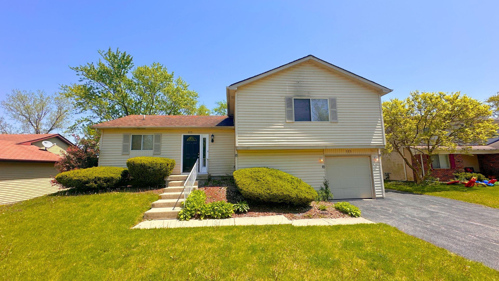 123 Oriole Road Matteson IL 60443