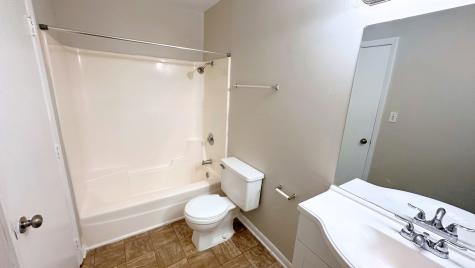 123 Oriole Road Matteson IL 60443