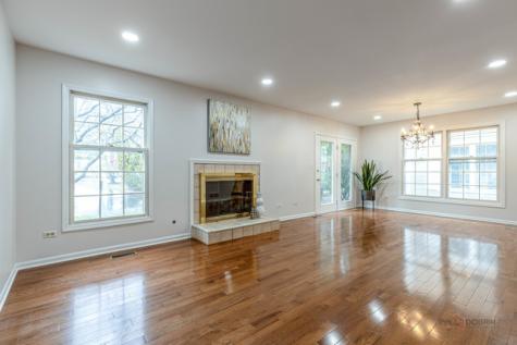 12 Sommerset Lane Lincolnshire IL 60069