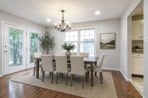 12 Sommerset Lane Lincolnshire IL 60069