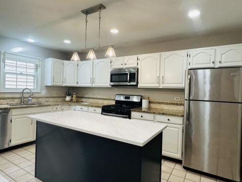 12 Sommerset Lane Lincolnshire IL 60069