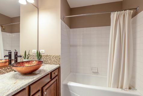 12 Sommerset Lane Lincolnshire IL 60069
