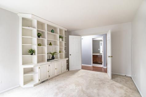 12 Sommerset Lane Lincolnshire IL 60069