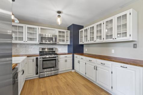 946 West Winchester Road Libertyville IL 60048
