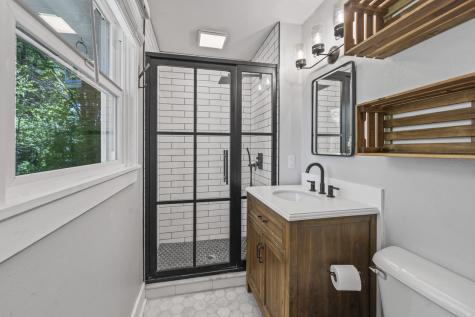 946 West Winchester Road Libertyville IL 60048