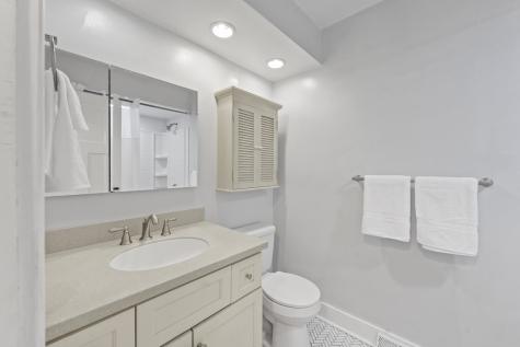 946 West Winchester Road Libertyville IL 60048