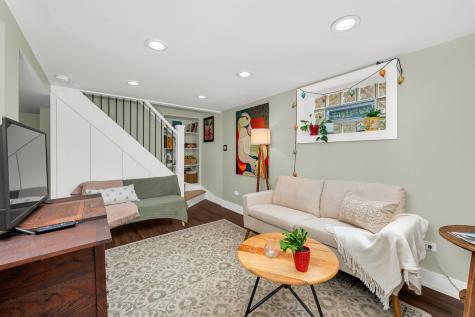 1806 Greenleaf Street Evanston IL 60202