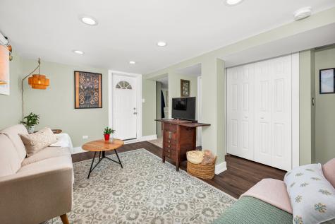 1806 Greenleaf Street Evanston IL 60202