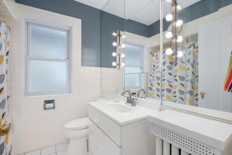 5425 North Bernard Street Chicago IL 60625