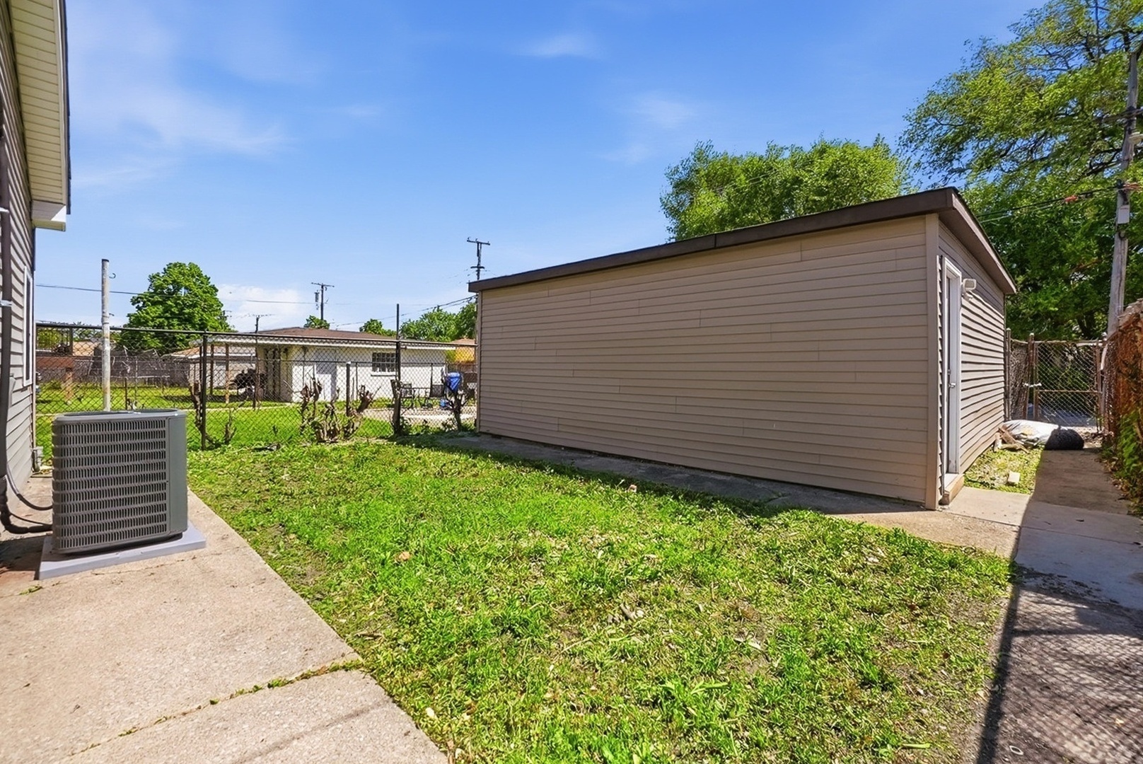 4447 South Leamington Avenue Chicago IL 60638