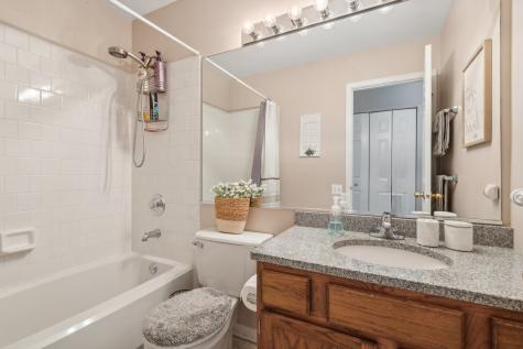 1083 Popes Creek Circle Grayslake IL 60030