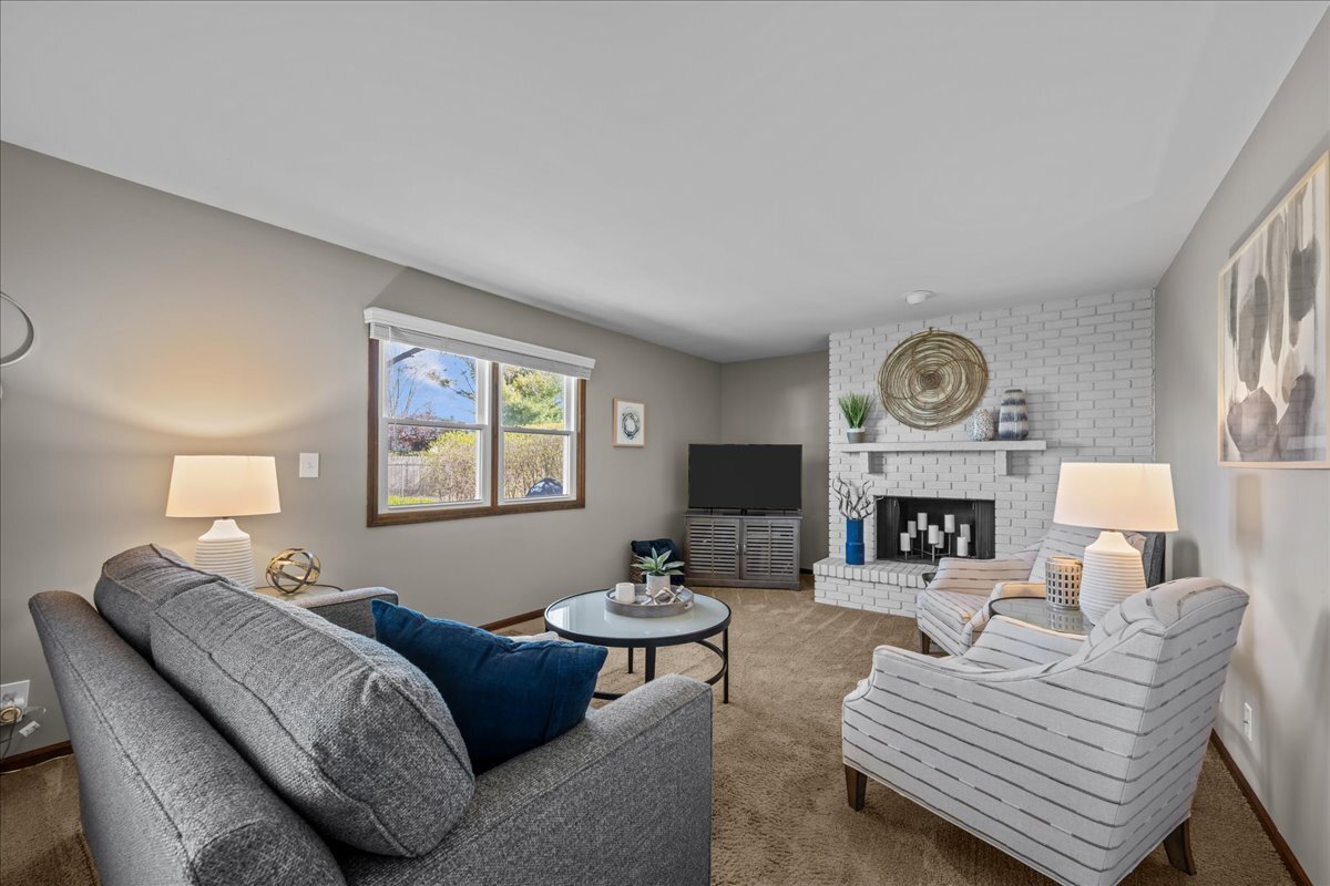 2477 Cambridge Drive Aurora IL 60506