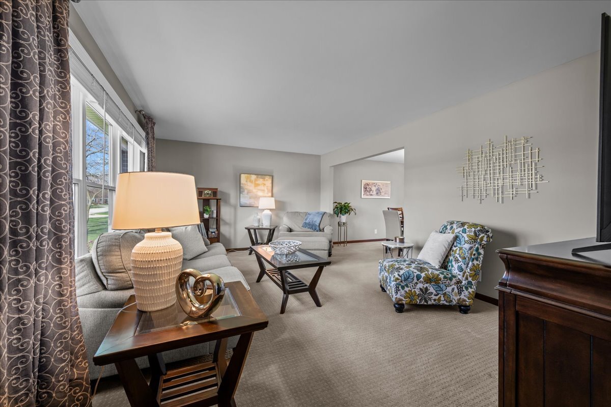 2477 Cambridge Drive Aurora IL 60506
