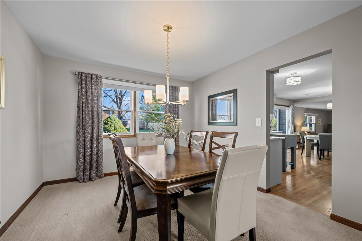 2477 Cambridge Drive Aurora IL 60506