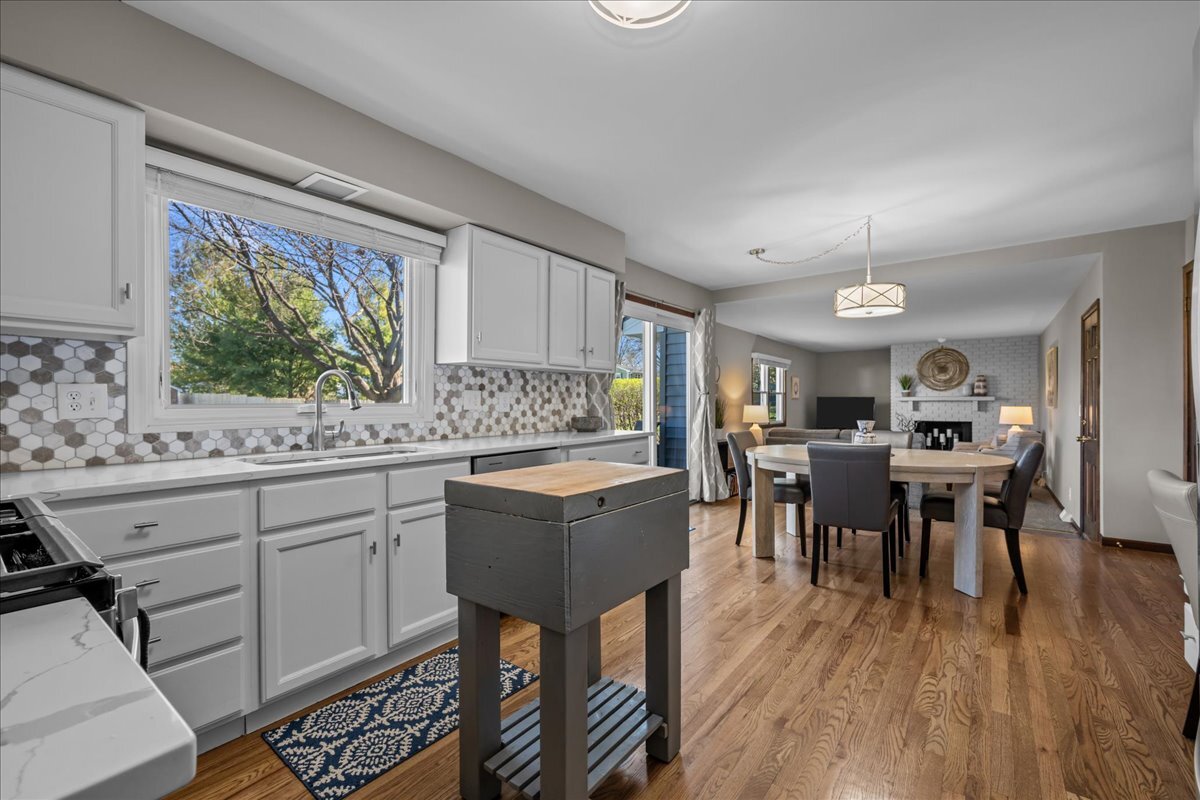 2477 Cambridge Drive Aurora IL 60506