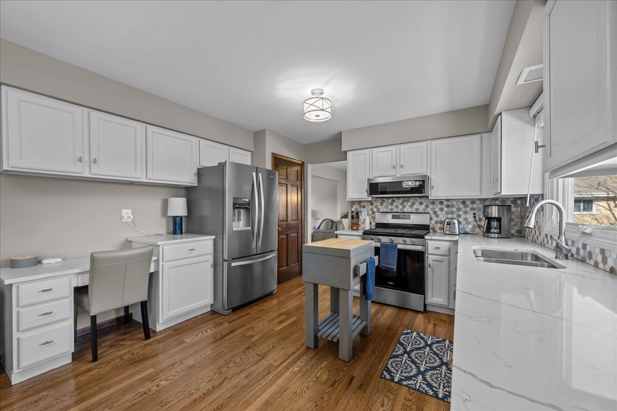2477 Cambridge Drive Aurora IL 60506
