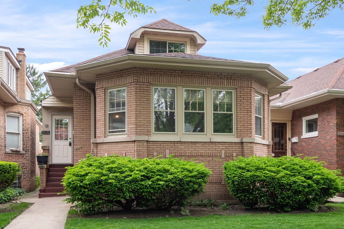 2531 West Morse Avenue Chicago IL 60645