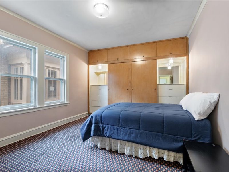 2531 West Morse Avenue Chicago IL 60645