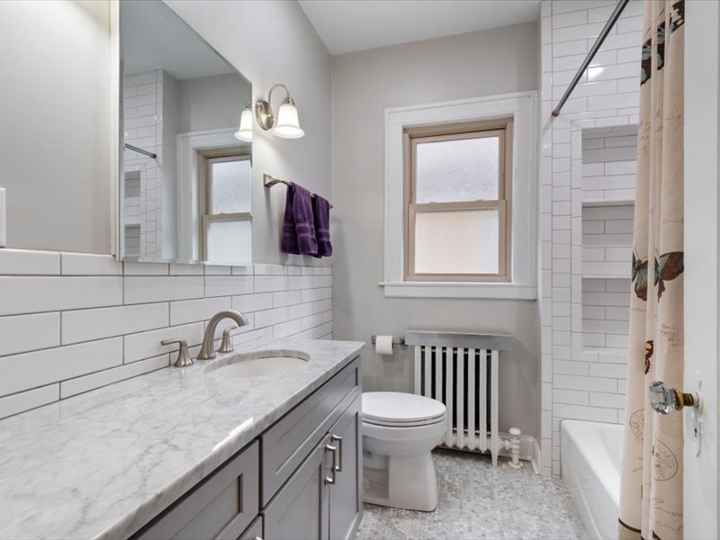 2531 West Morse Avenue Chicago IL 60645