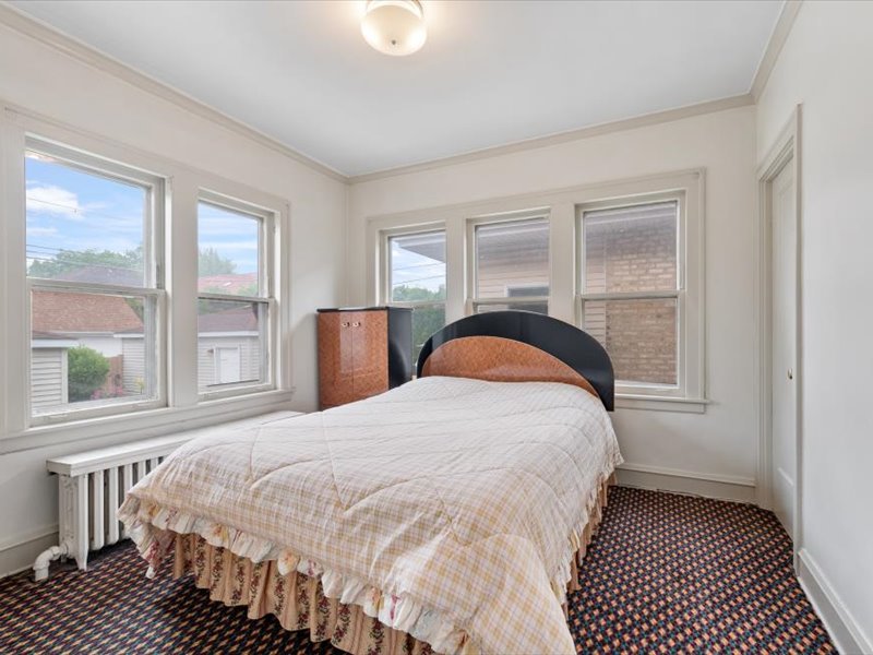 2531 West Morse Avenue Chicago IL 60645