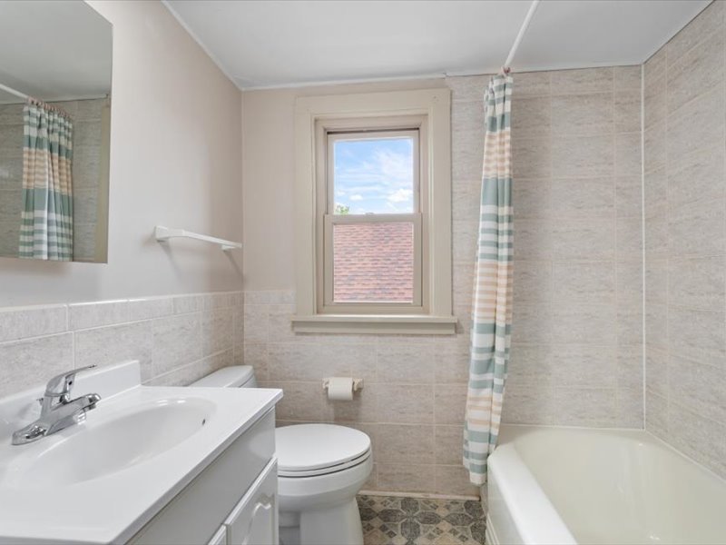 2531 West Morse Avenue Chicago IL 60645