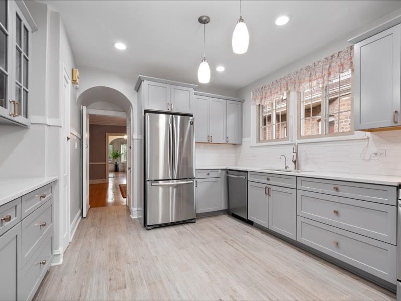 2531 West Morse Avenue Chicago IL 60645