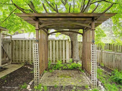 613 North Spring Avenue La Grange Park IL 60526
