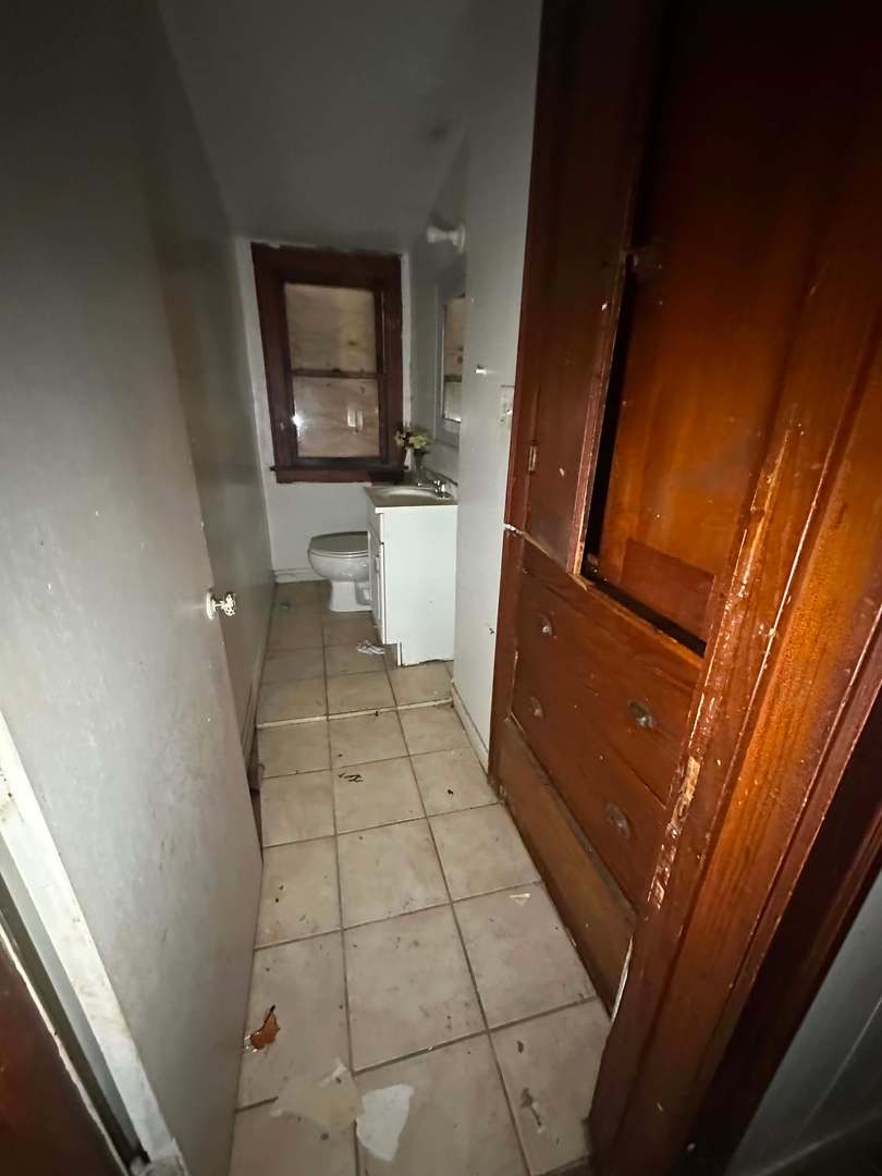 11941 South La Salle Street Chicago IL 60628
