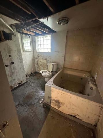 11941 South La Salle Street Chicago IL 60628