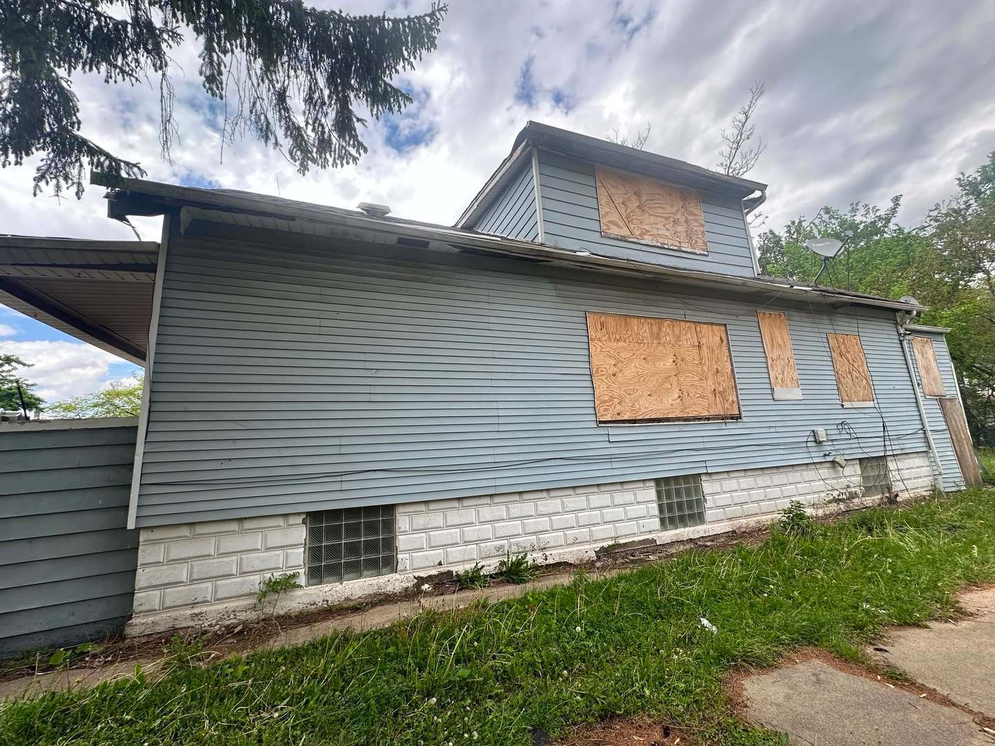 11941 South La Salle Street Chicago IL 60628