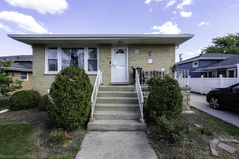 8405 Melvina Avenue Burbank IL 60459